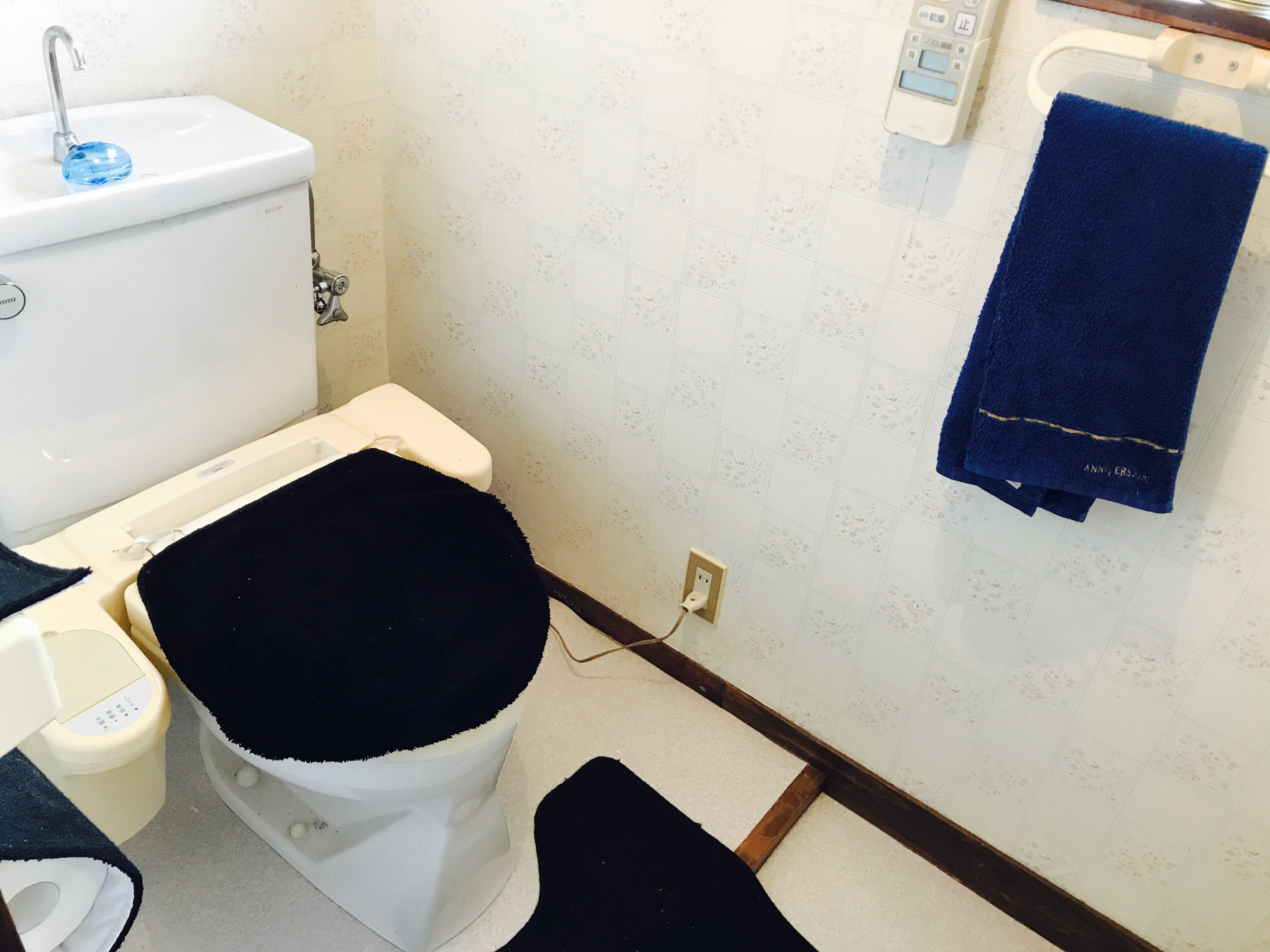 超簡単 トイレの床のクッションフロアをdiyで張り替える 解説付