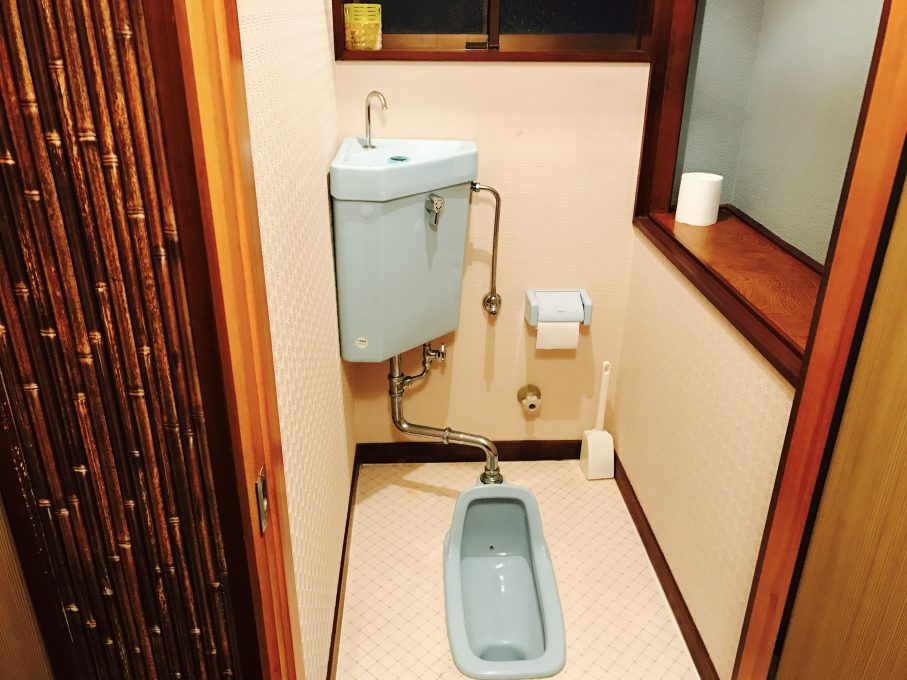 意外な発見あり 古民家のトイレの現状を初公開