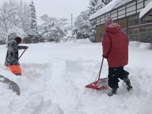 雪の洗礼！大雪警報で始まる最初の除雪作業！