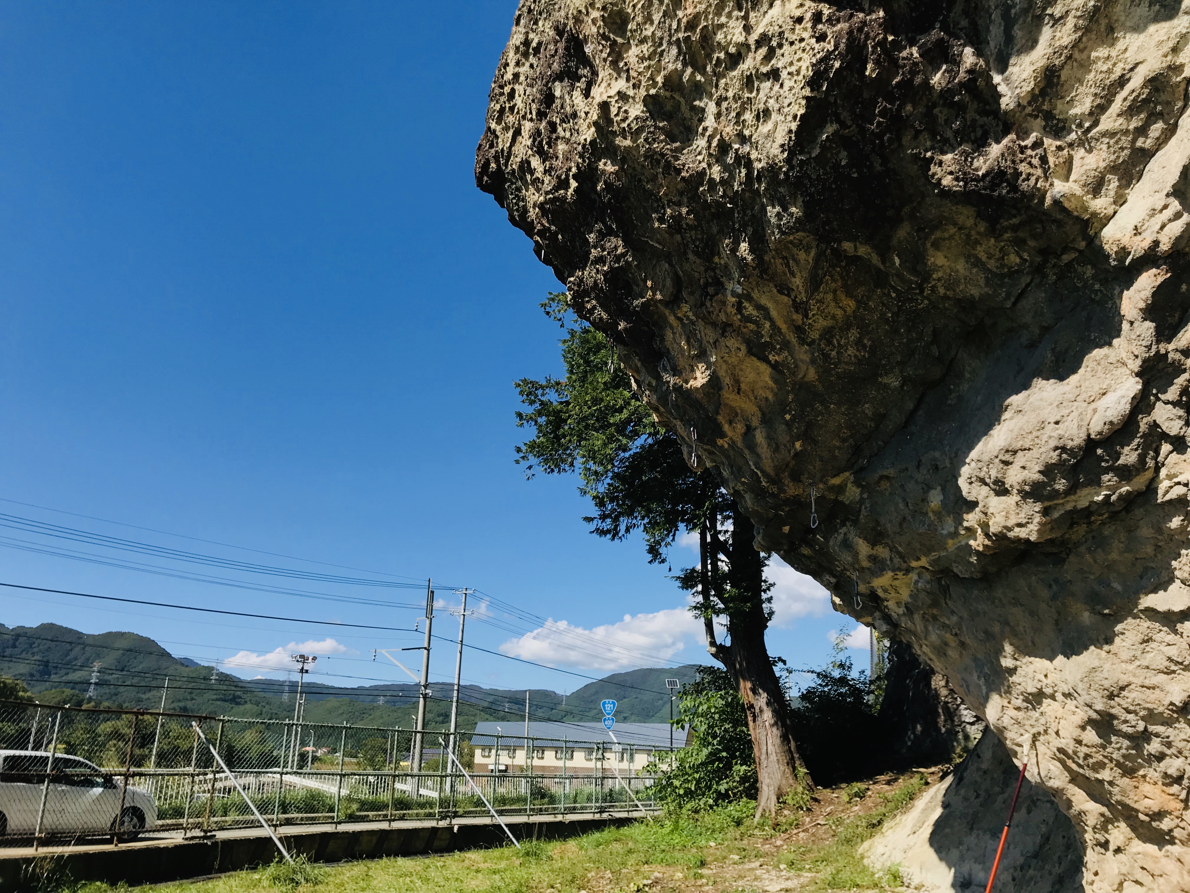 会津田島岩でクライミング