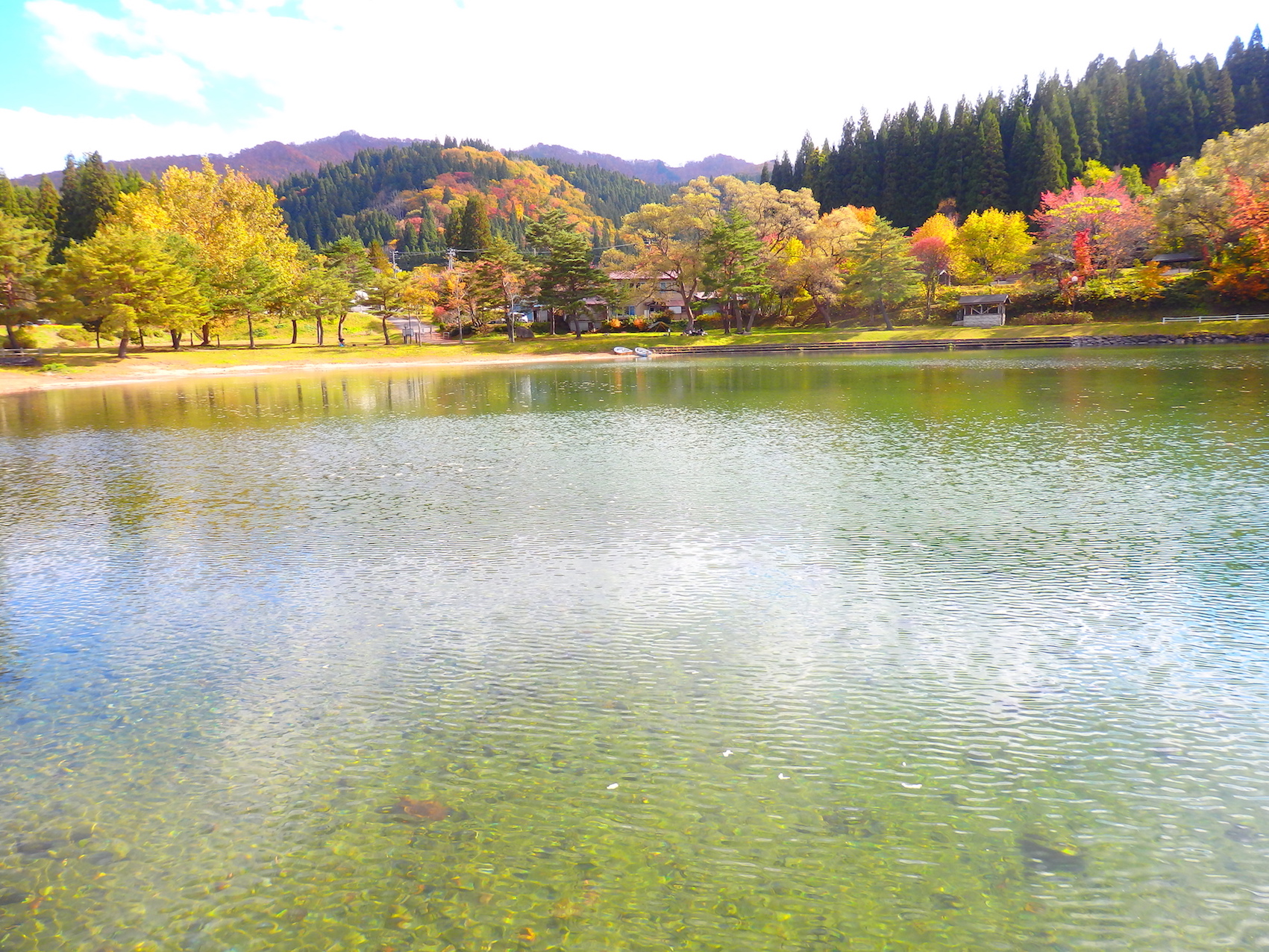 奥会津　沼沢湖の紅葉