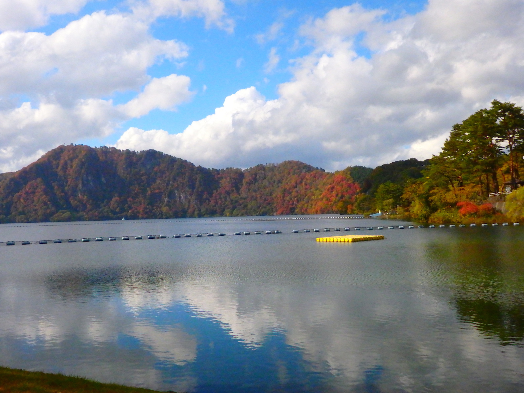 奥会津　沼沢湖の紅葉