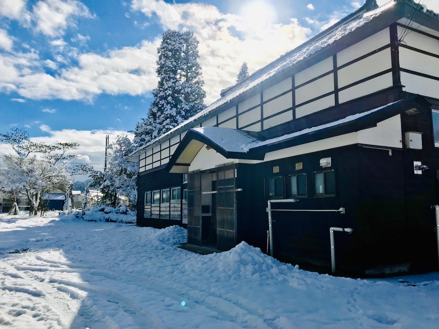 雪の昭和村
