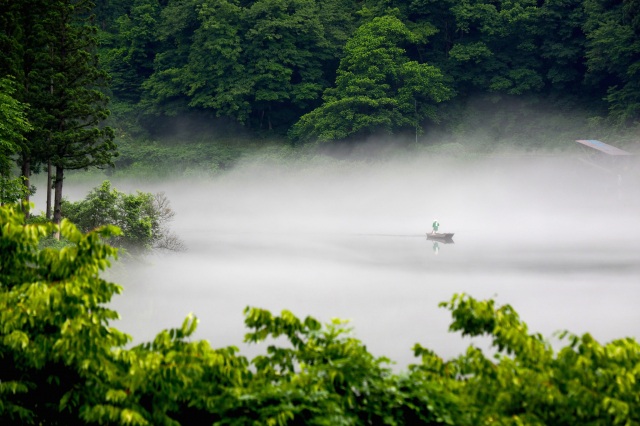 舟で川を渡って集落散策！ 奥会津「霧幻峡の渡し」は一度は行くべき周遊スポット！