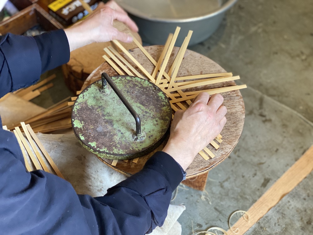 職人による伝統のワザを目の前で。「竹聲館（ちくせいかん）」で大分名物の竹工芸に触れる。
