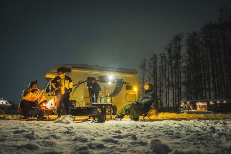 北海道で雪中キャンプに挑戦！道北ドライブ旅行は快適なキャンピングカーで！