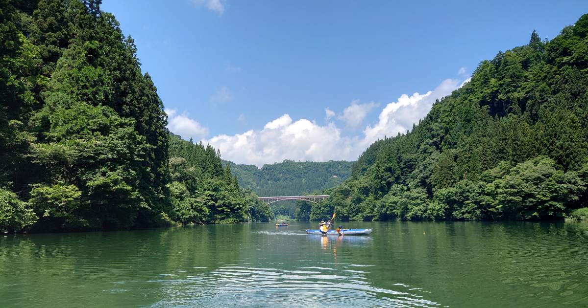 今や世界から注目される奥会津の「霧幻峡」で、幻想的なカヤックツアー！