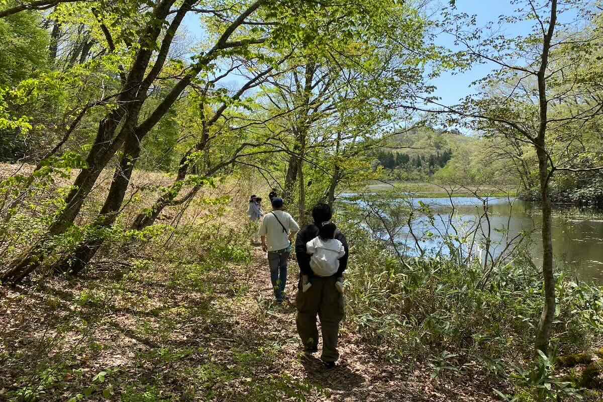 【矢ノ原湿原】およそ8万年前に形成された日本で2番目に古い湿原で、約350種の多彩な植物と野鳥や昆虫が生息する。