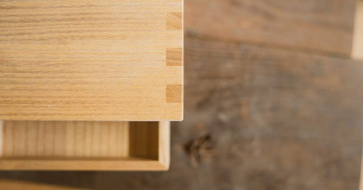 三島町の木工作家と、ミニ桐ダンス作り体験。