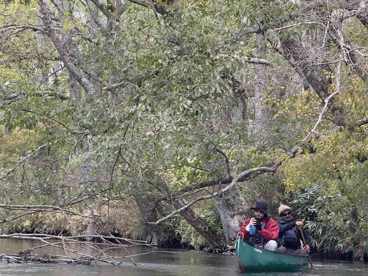【DAY2 8:50】ツアー開始！手つかずの自然をカナディアンカヌーで進む感動体験へ
