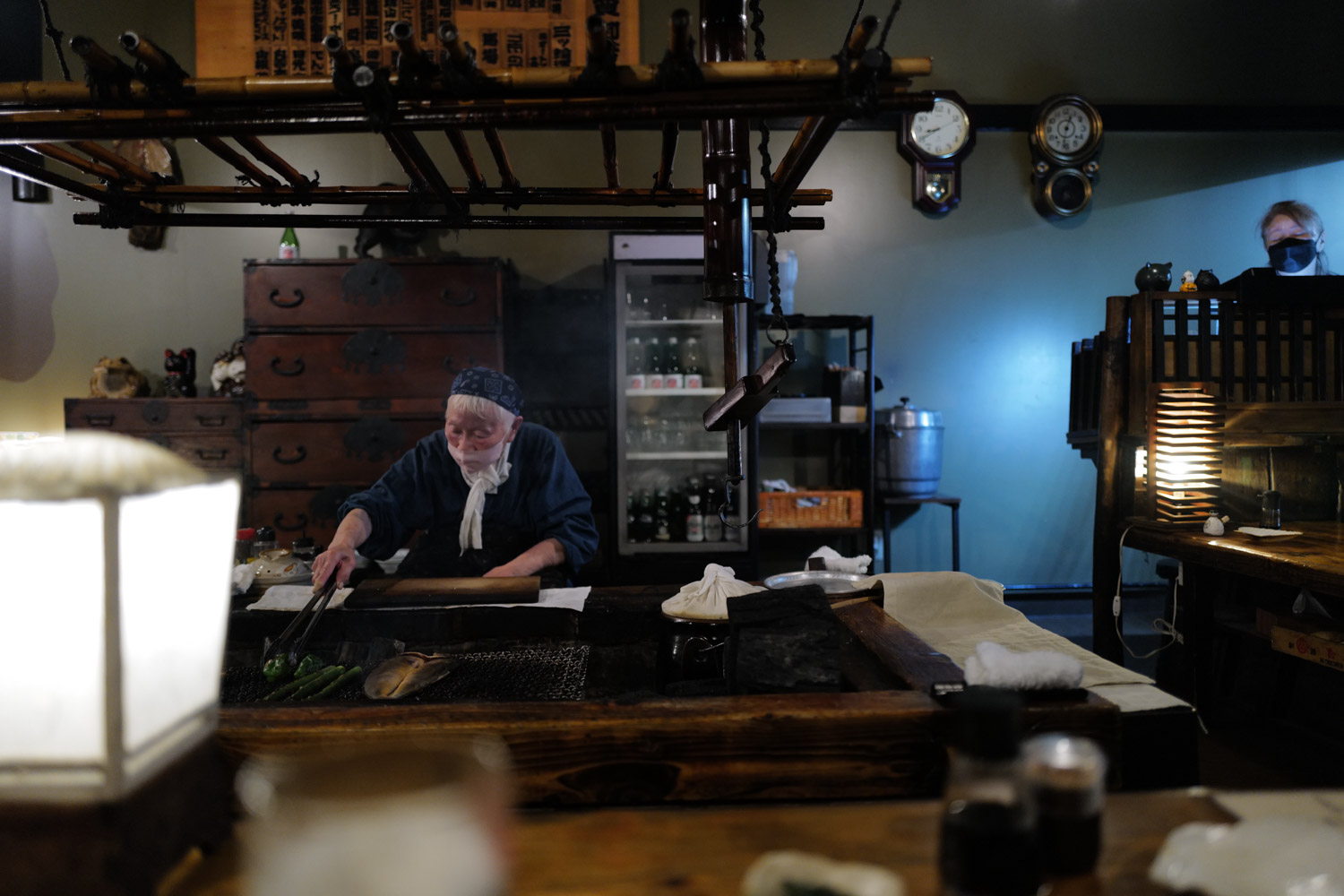 【DAY2 19:30】釧路のまちに到着。最後の夜は、釧路発祥の炉端焼き「炉ばた」へ